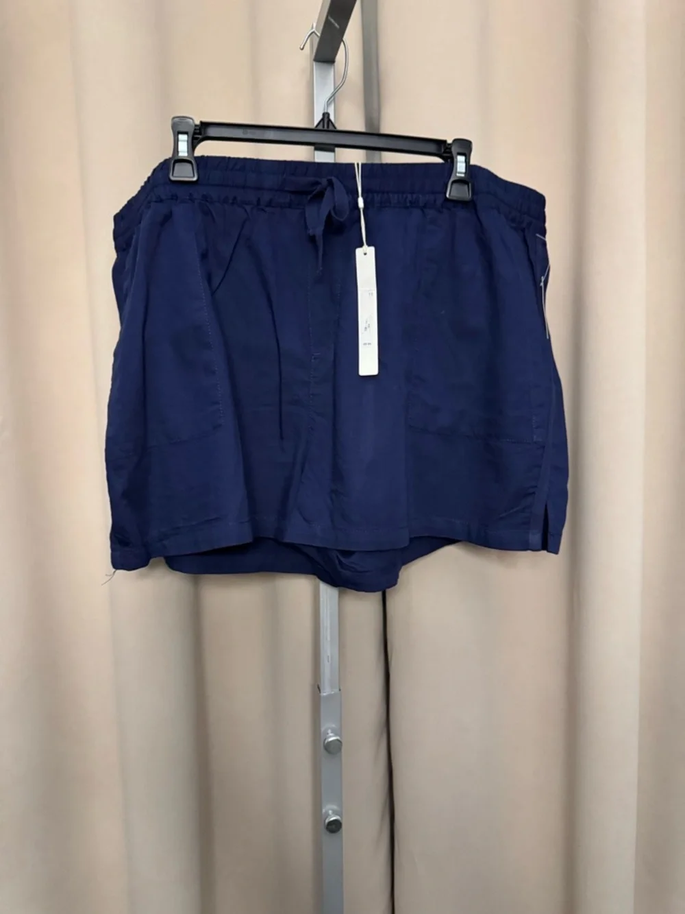 Caslon Navy Women’s Drawstring Relaxed Shorts